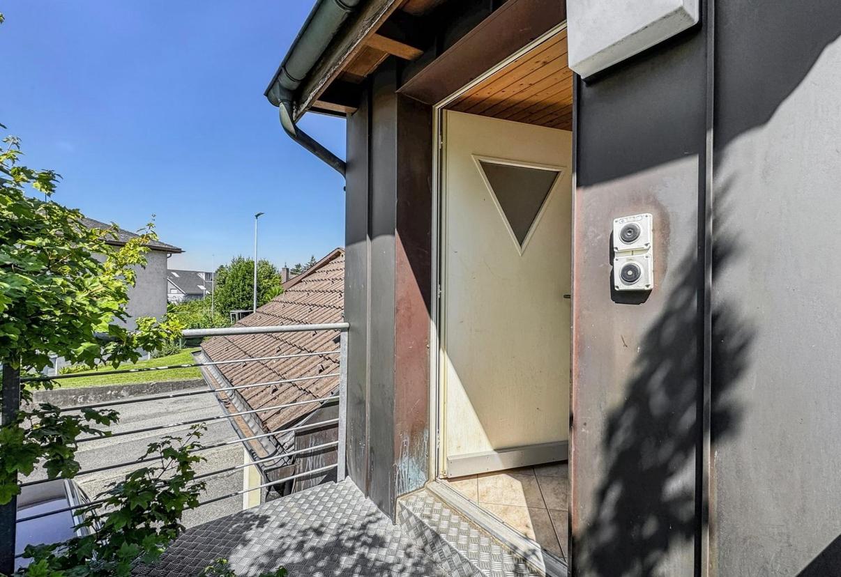 652m² living / commercial building