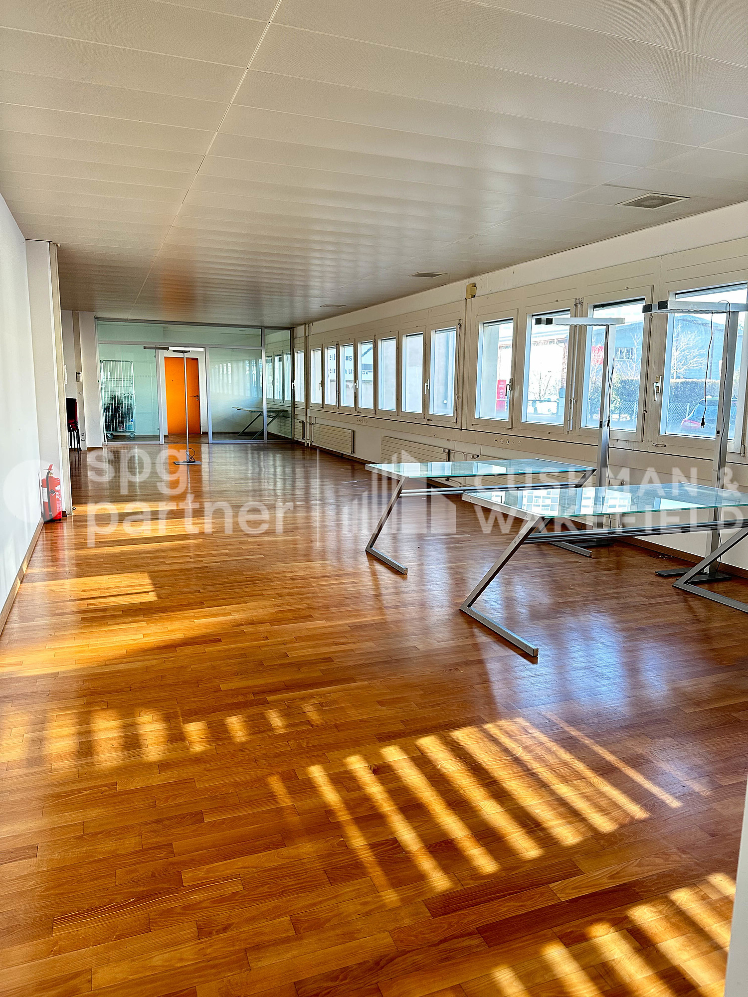 312m² commercial