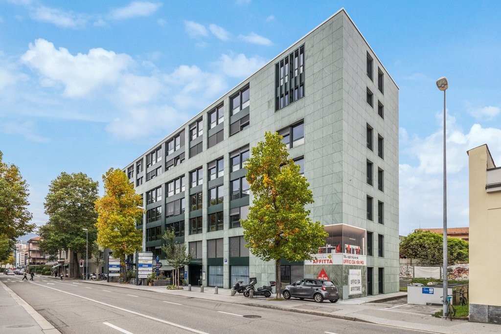 199m² office
