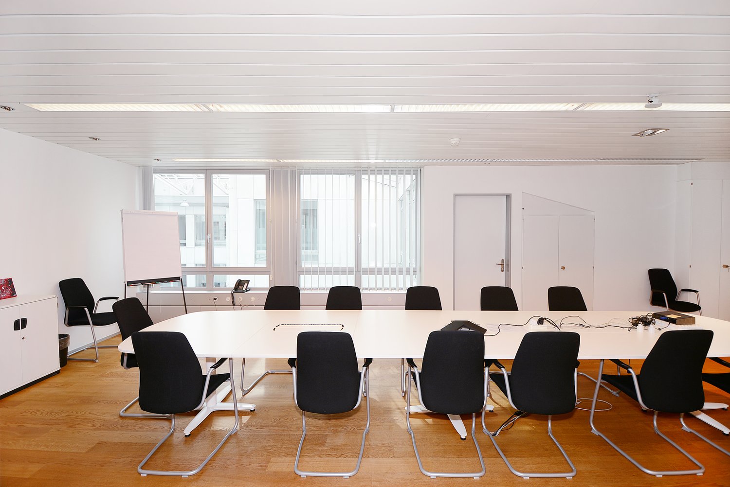 773m² office