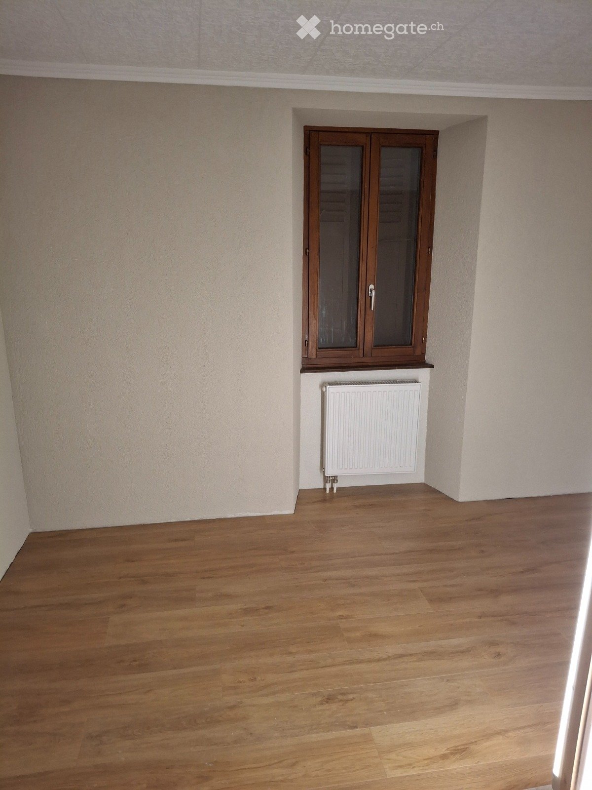 2 ½ Zimmer Wohnung

Erdgeschosswohnung, gut gelegen, 2 Min. zu Fuss vom Stadtzentrum entfernt. Kleines Gebäude, ruhig. Separate Küche.
50 m2, Platz für Waschmaschinen-Turm.
Abstellraum 12 m2, Garten 40 m2.
Keller, Aussenparkplatz (Möglichkeit für einen 2. Parkplatz).

Verfügbar ab 01.09.2026.

Besic