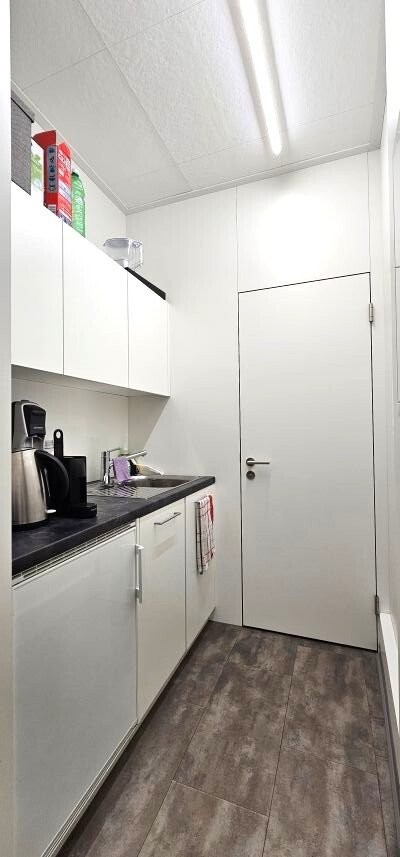 125m² office