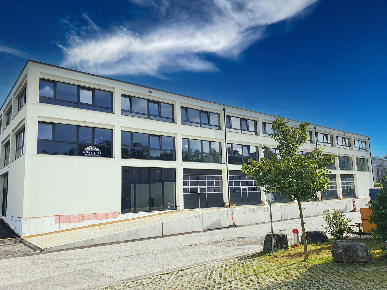 182m² commercial