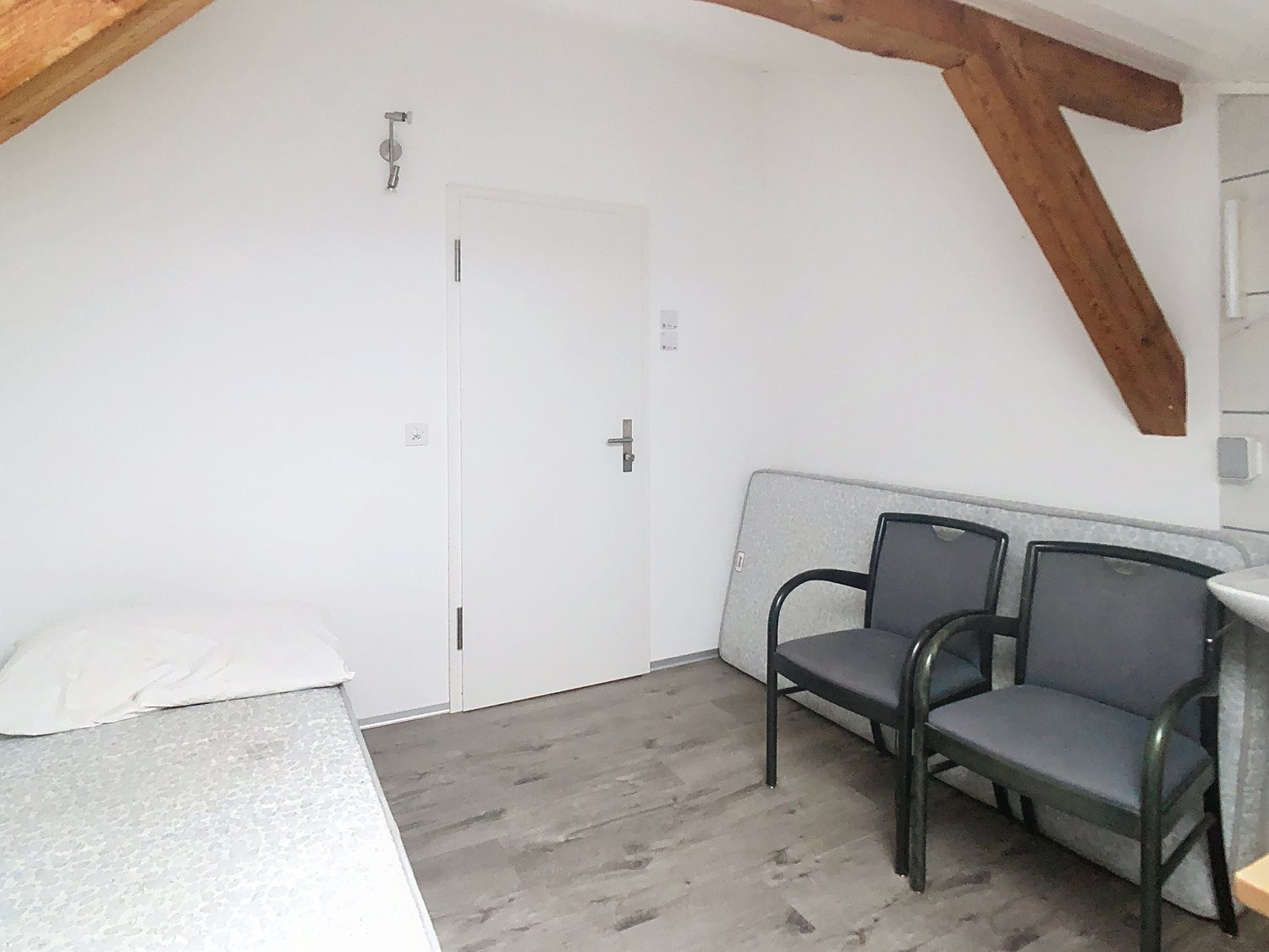 1 room single room