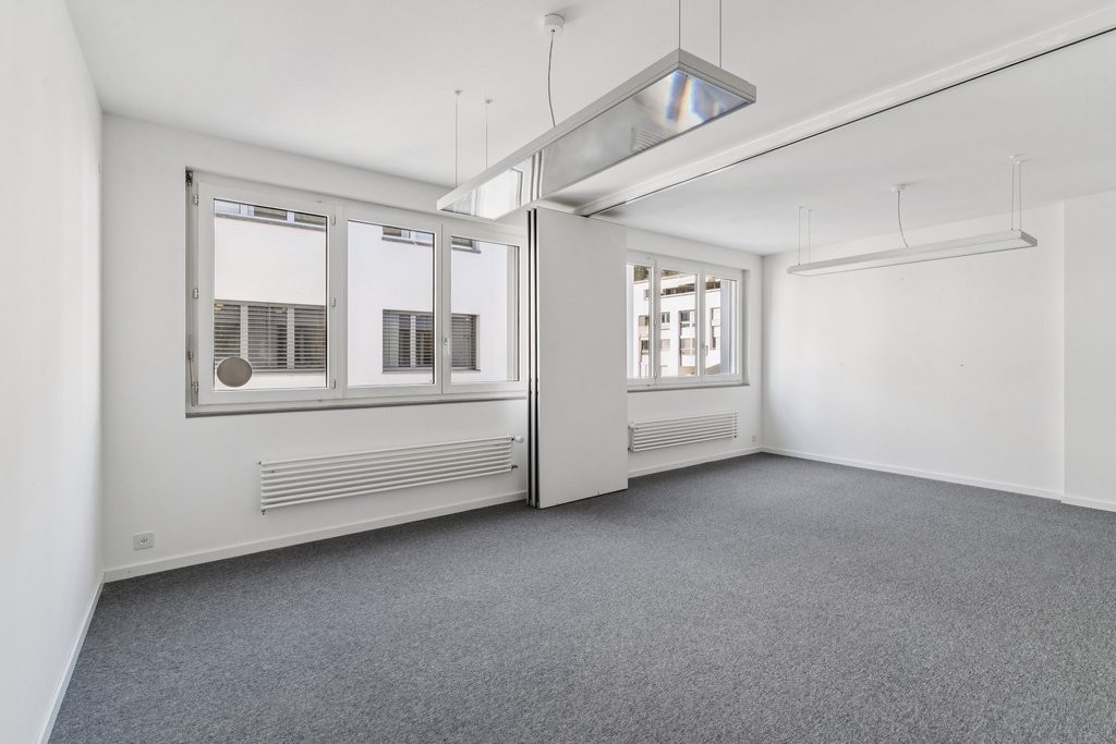 130m² office