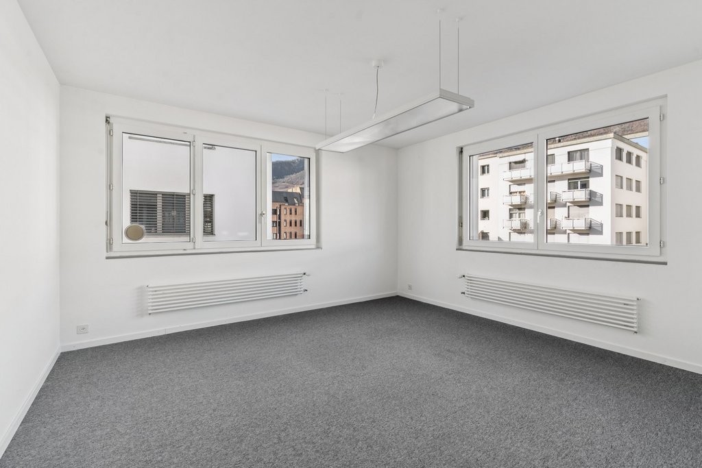 130m² office