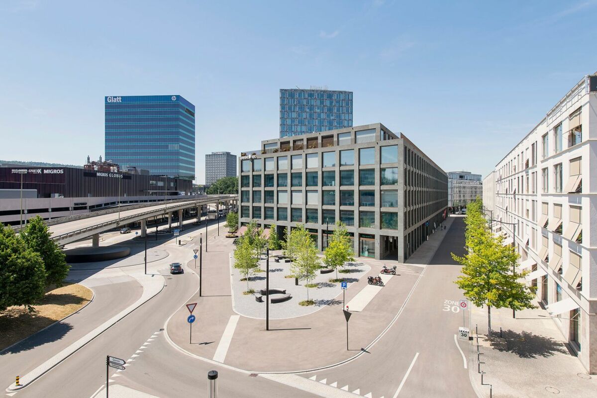 2795m² office