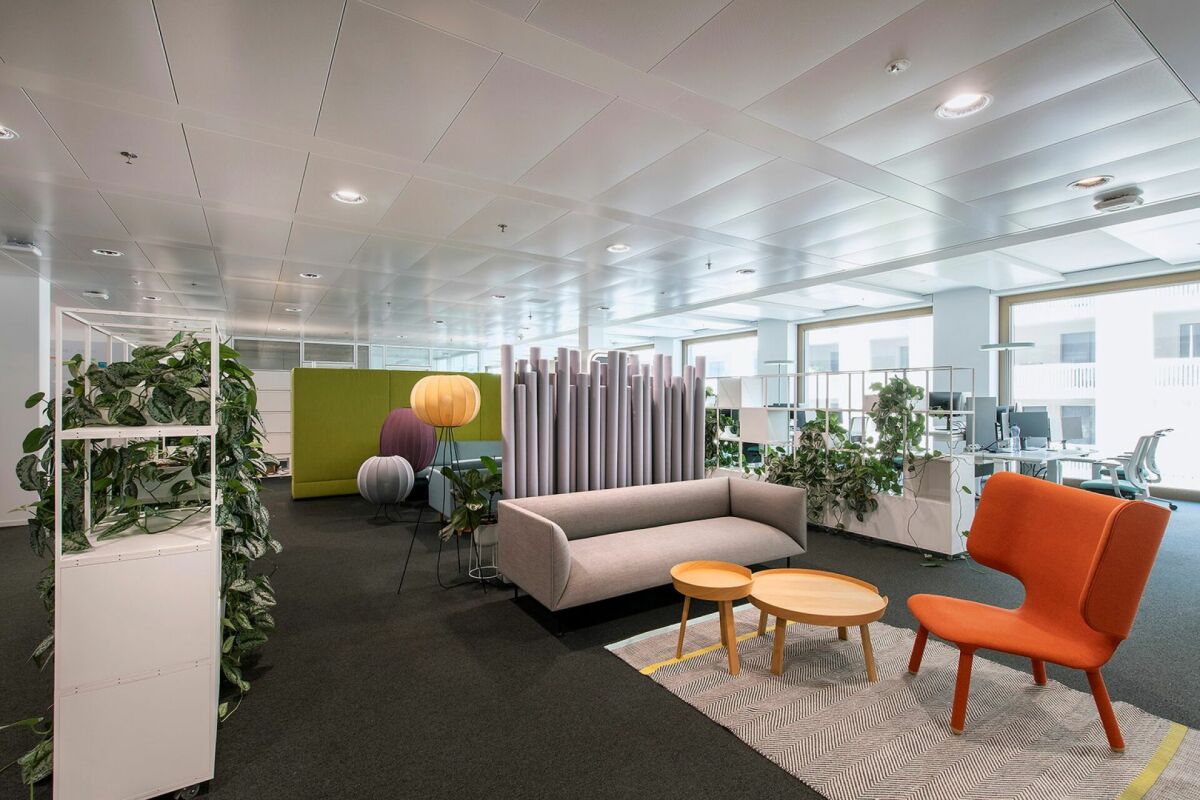 2795m² office