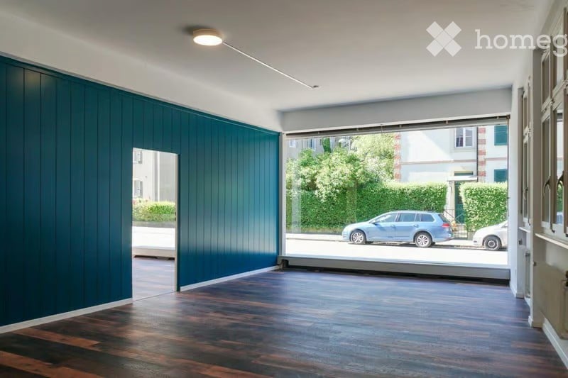 92m² commercial