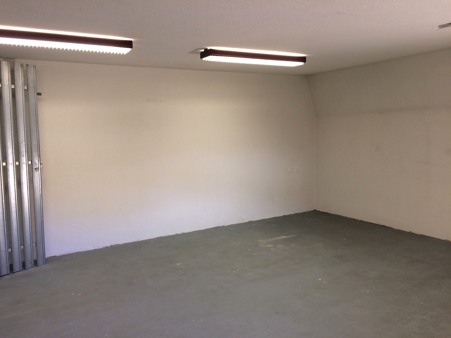 25m² commercial