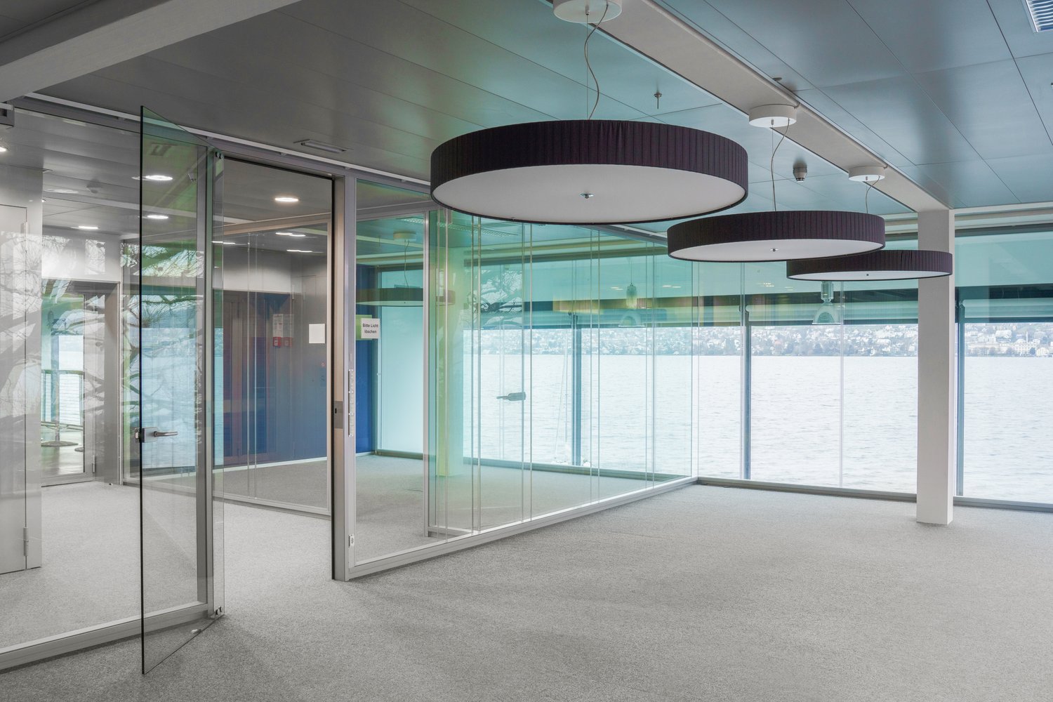 1840m² office