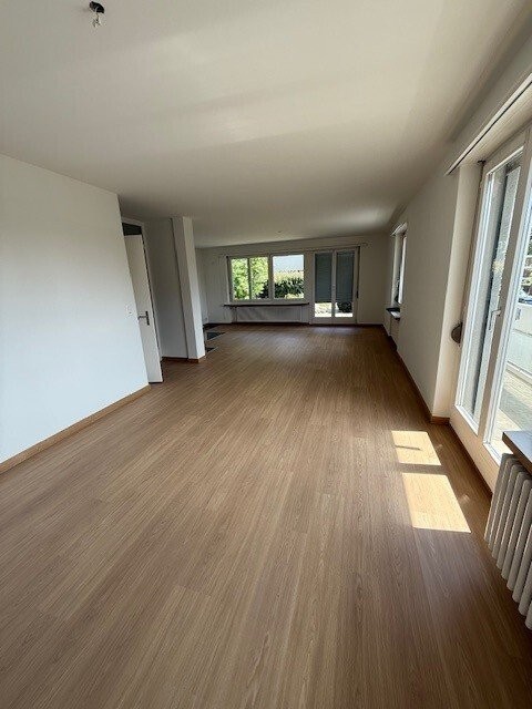 5 rooms apartment