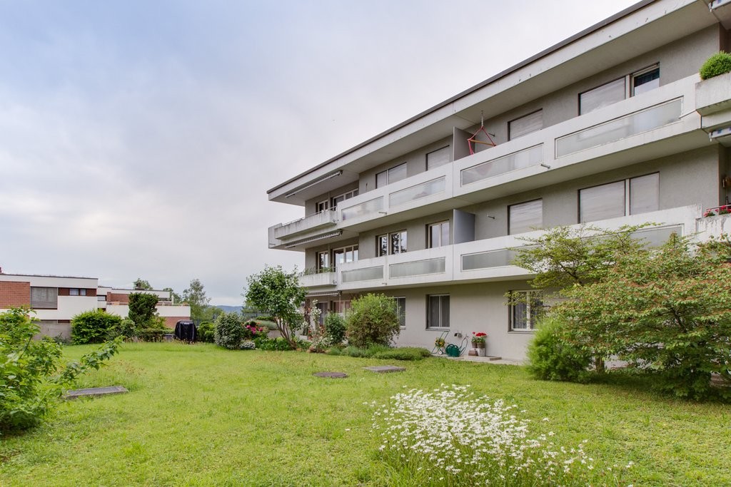 5 rooms apartment