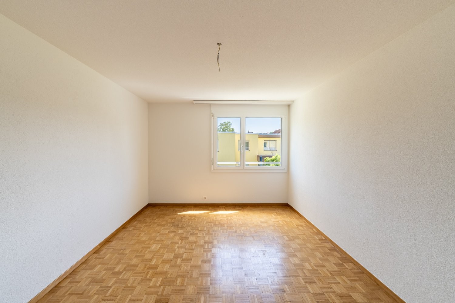 5 rooms apartment