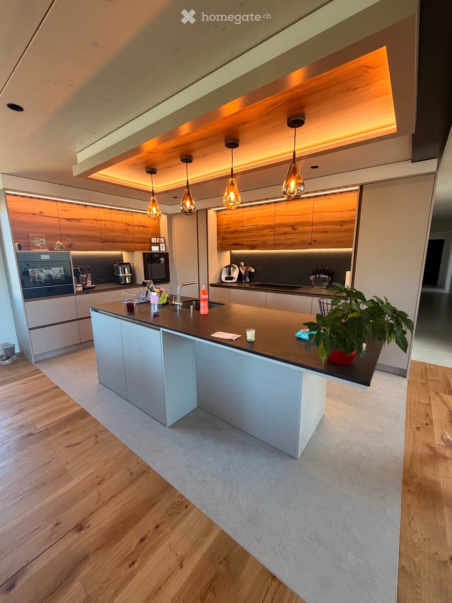5 rooms apartment