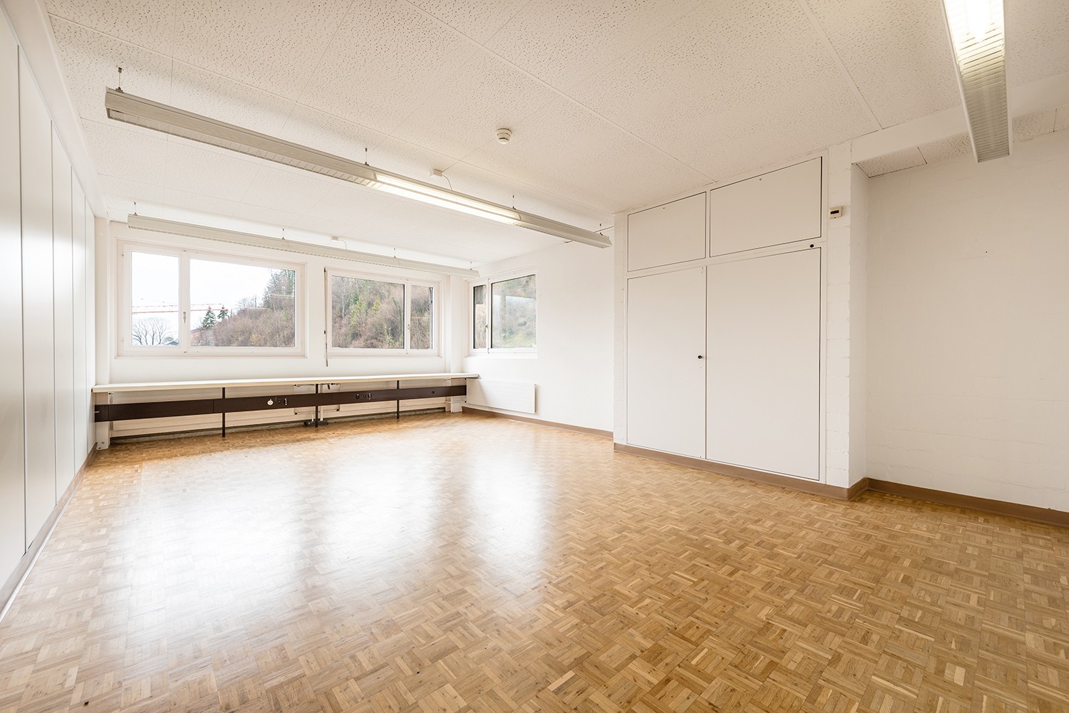 814m² office
