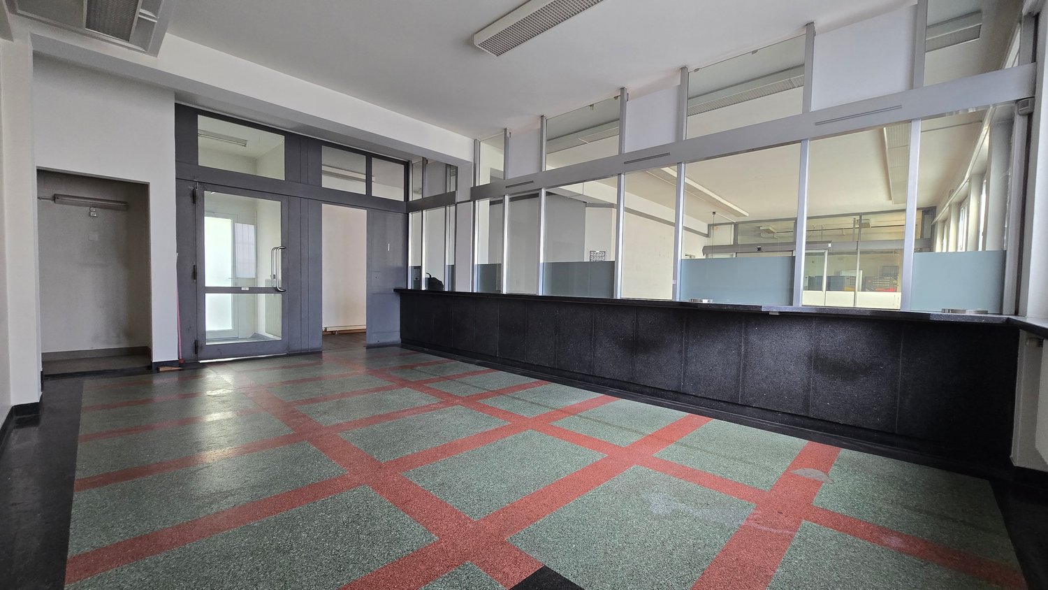 158m² commercial