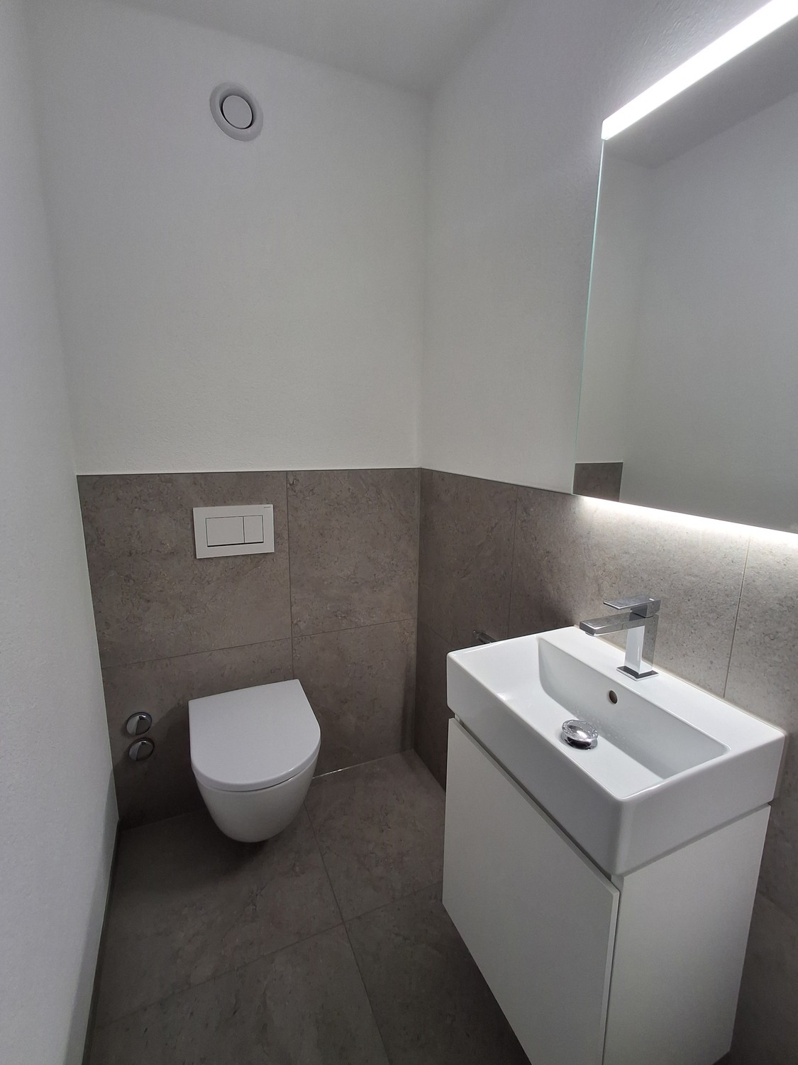 5 rooms apartment