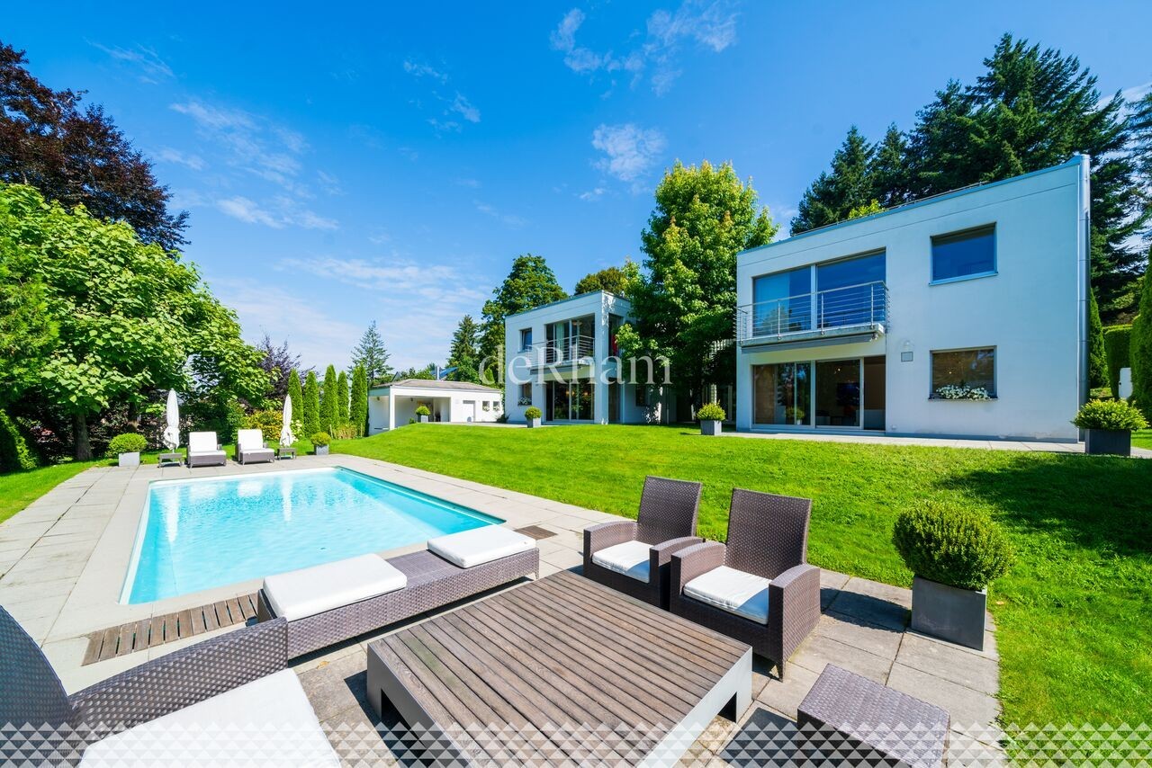 10 rooms villa