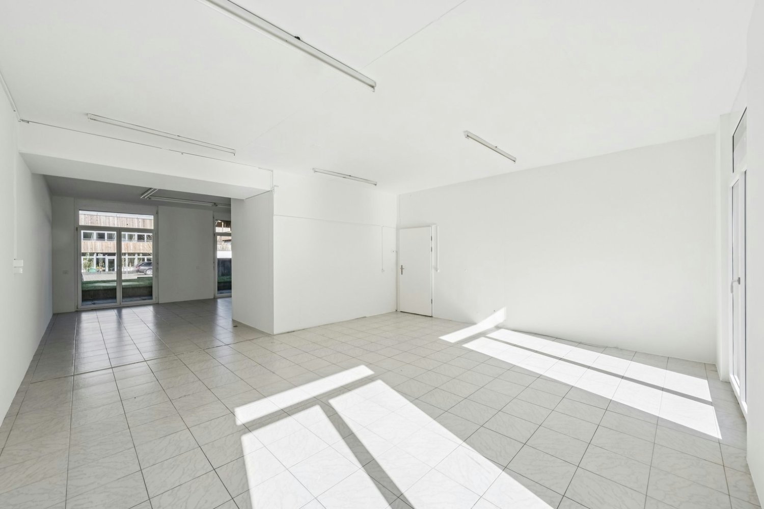 157m² commercial