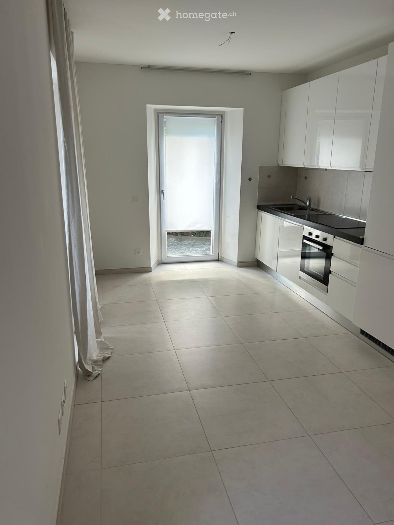 BRIGHT APARTMENT FOR RENT on the ground floor with a small garden