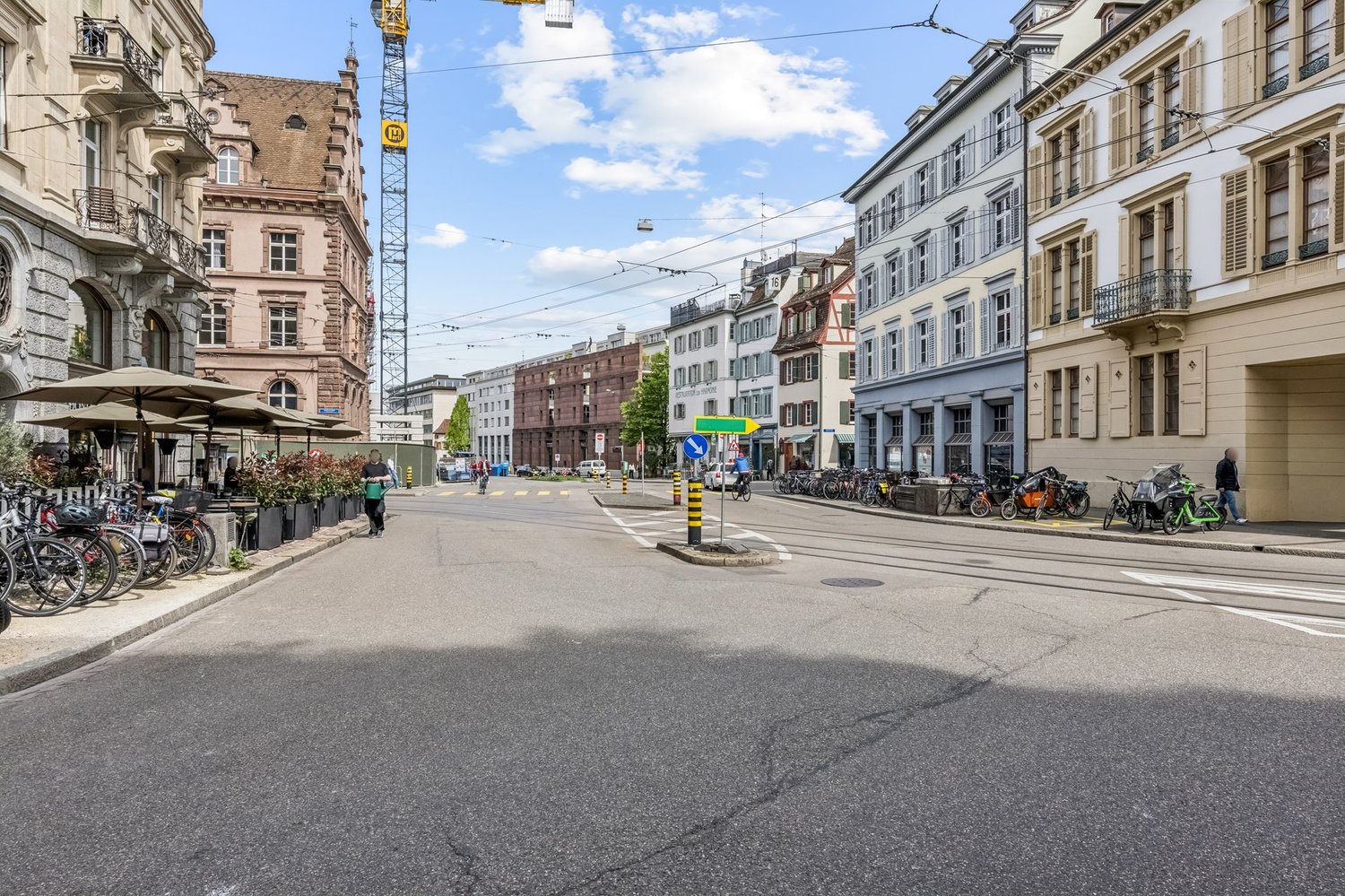 172m² office