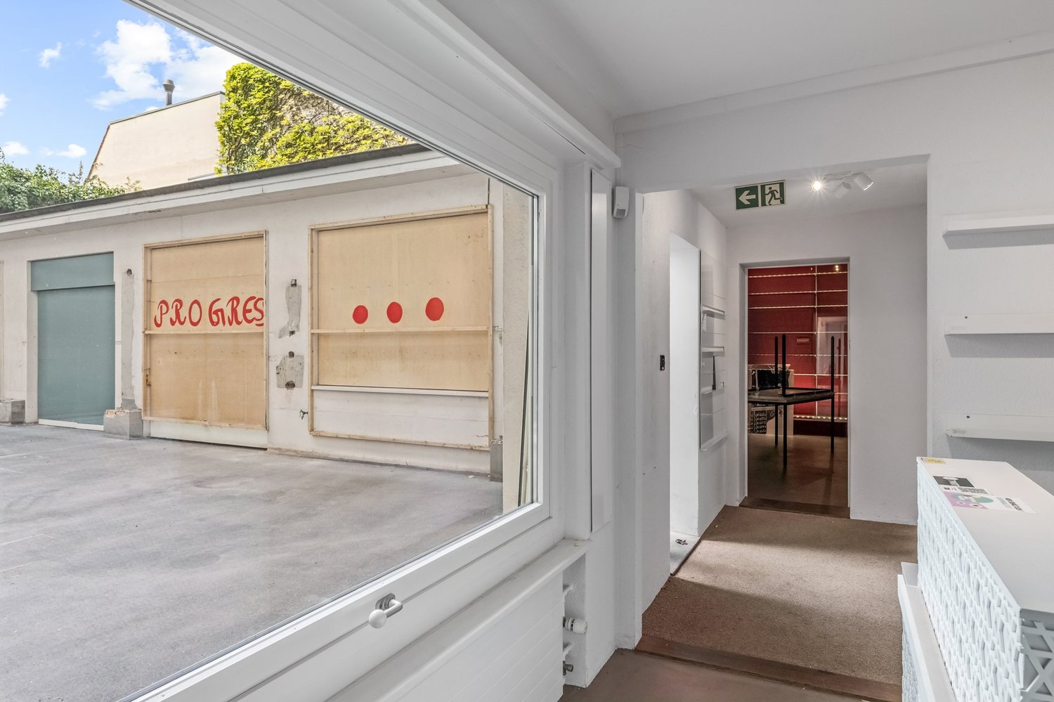172m² office
