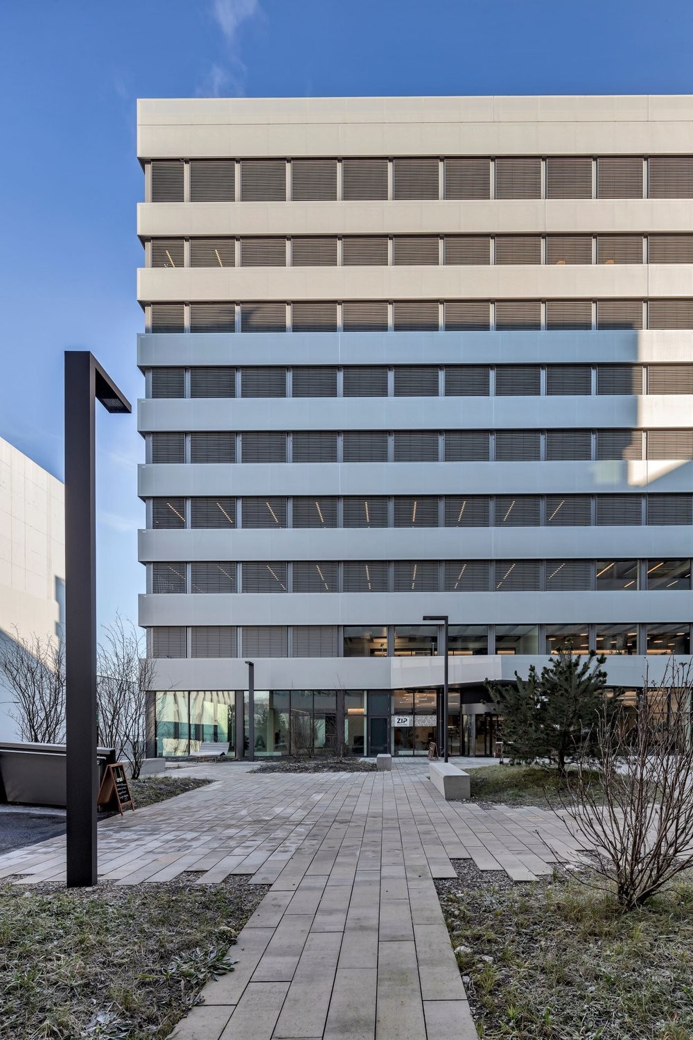 105m² office
