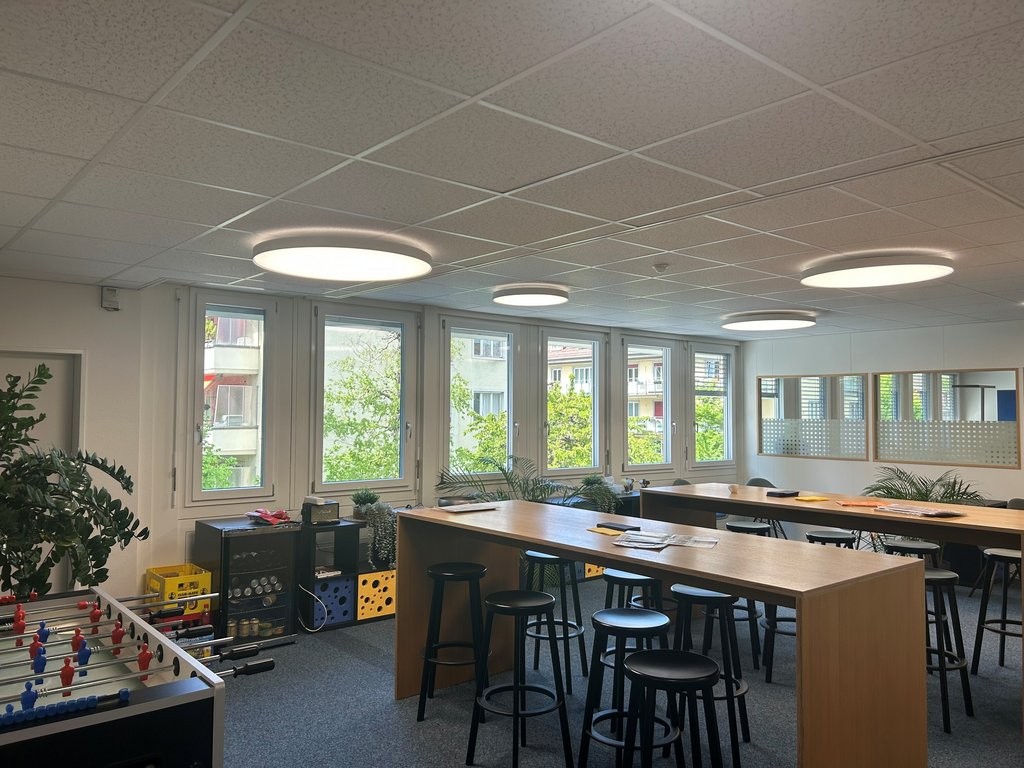 668m² office