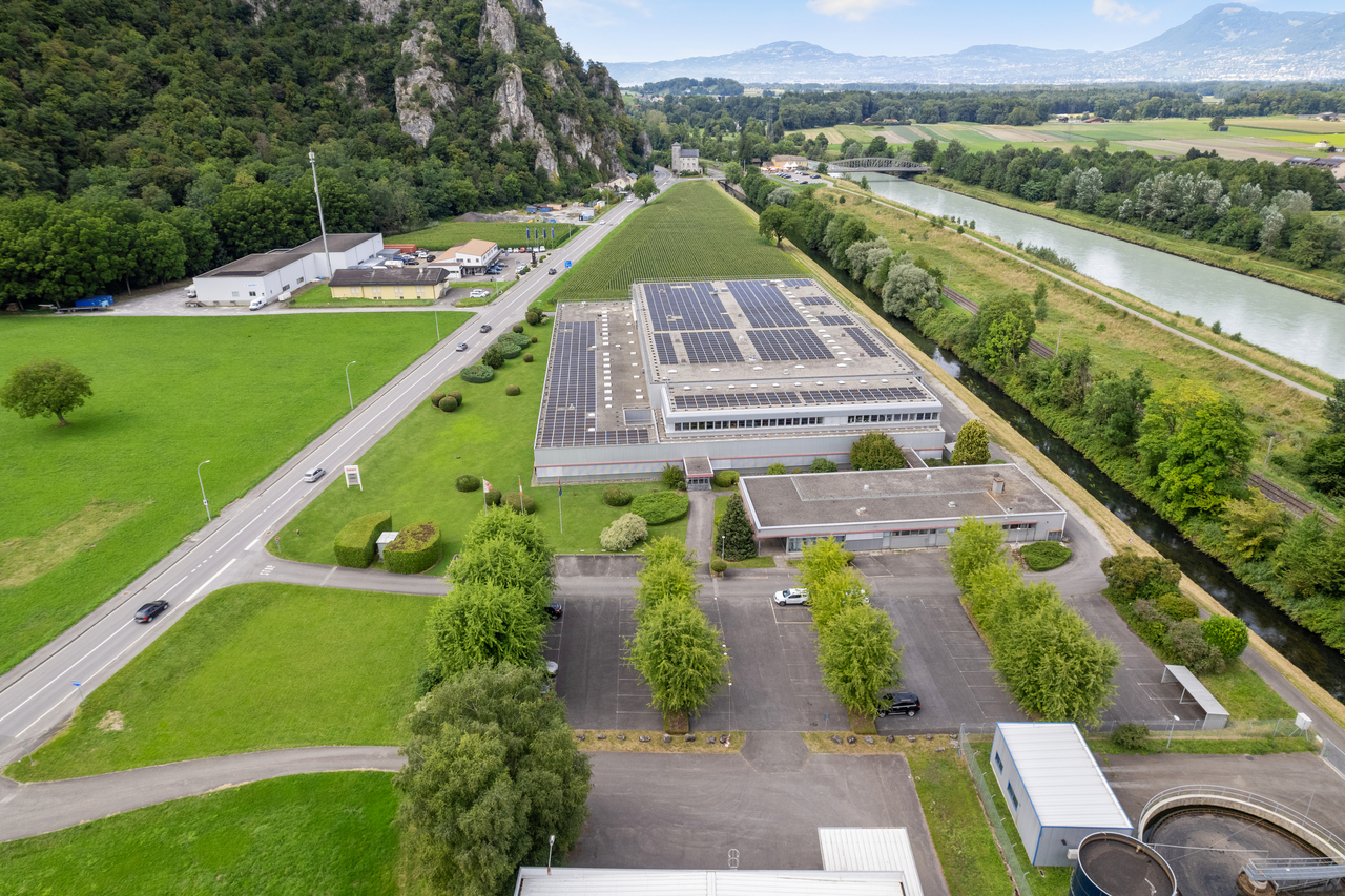 3105m² storage room
