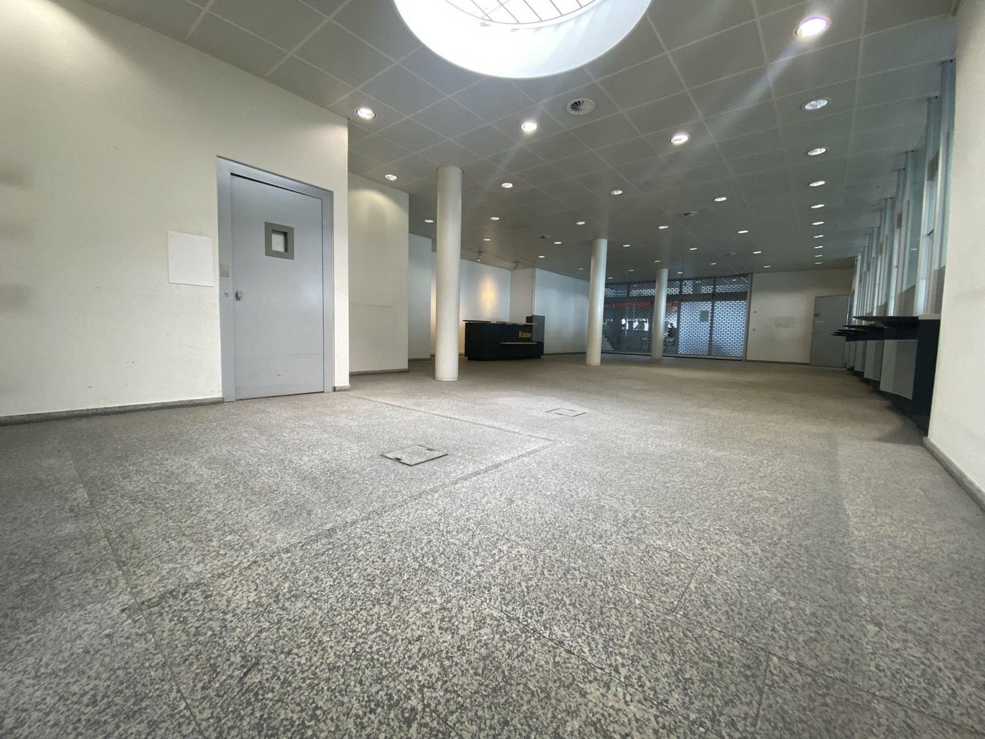 470m² commercial