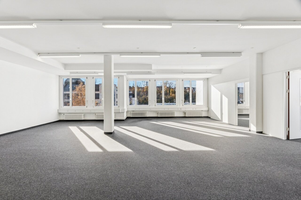 147m² office