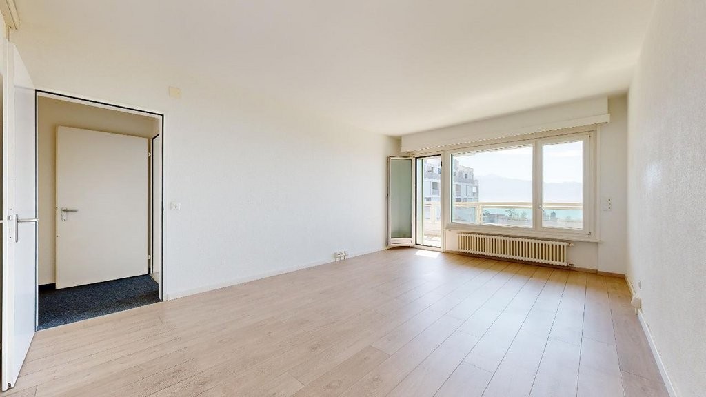 332m² commercial
