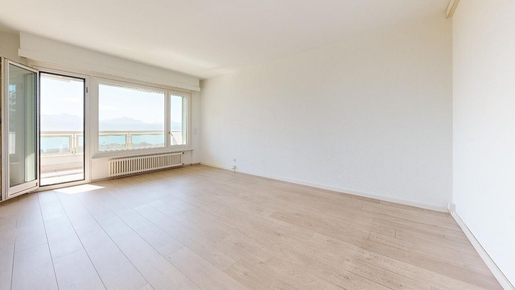332m² commercial