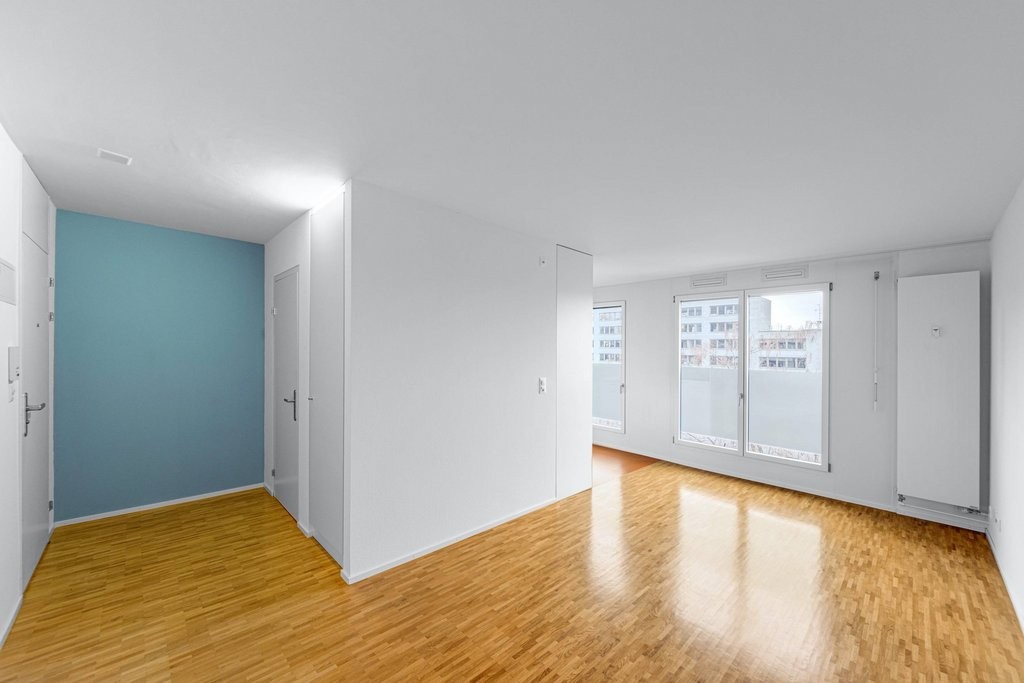 75m² commercial