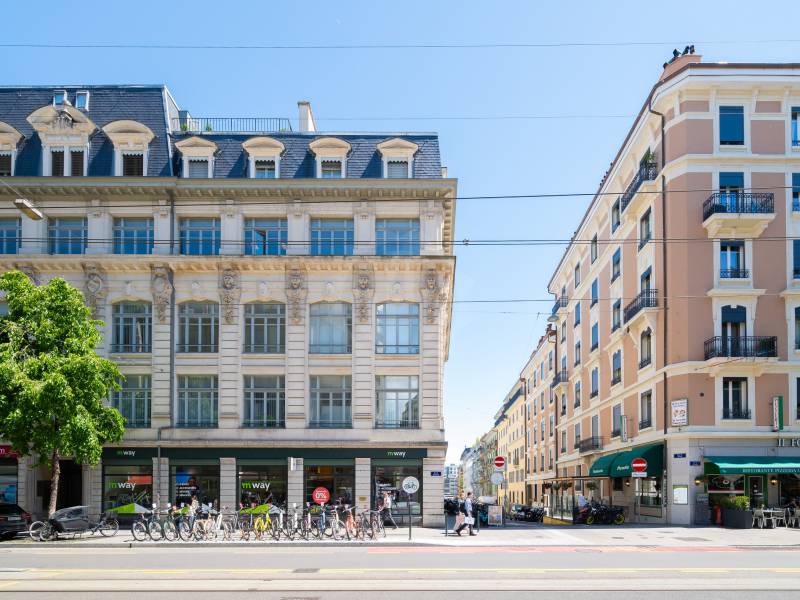 196m² arcade