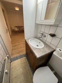 1 room single room