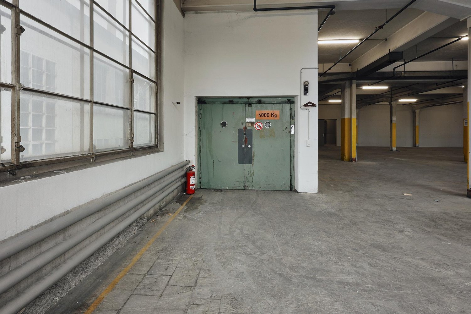 584m² commerciale