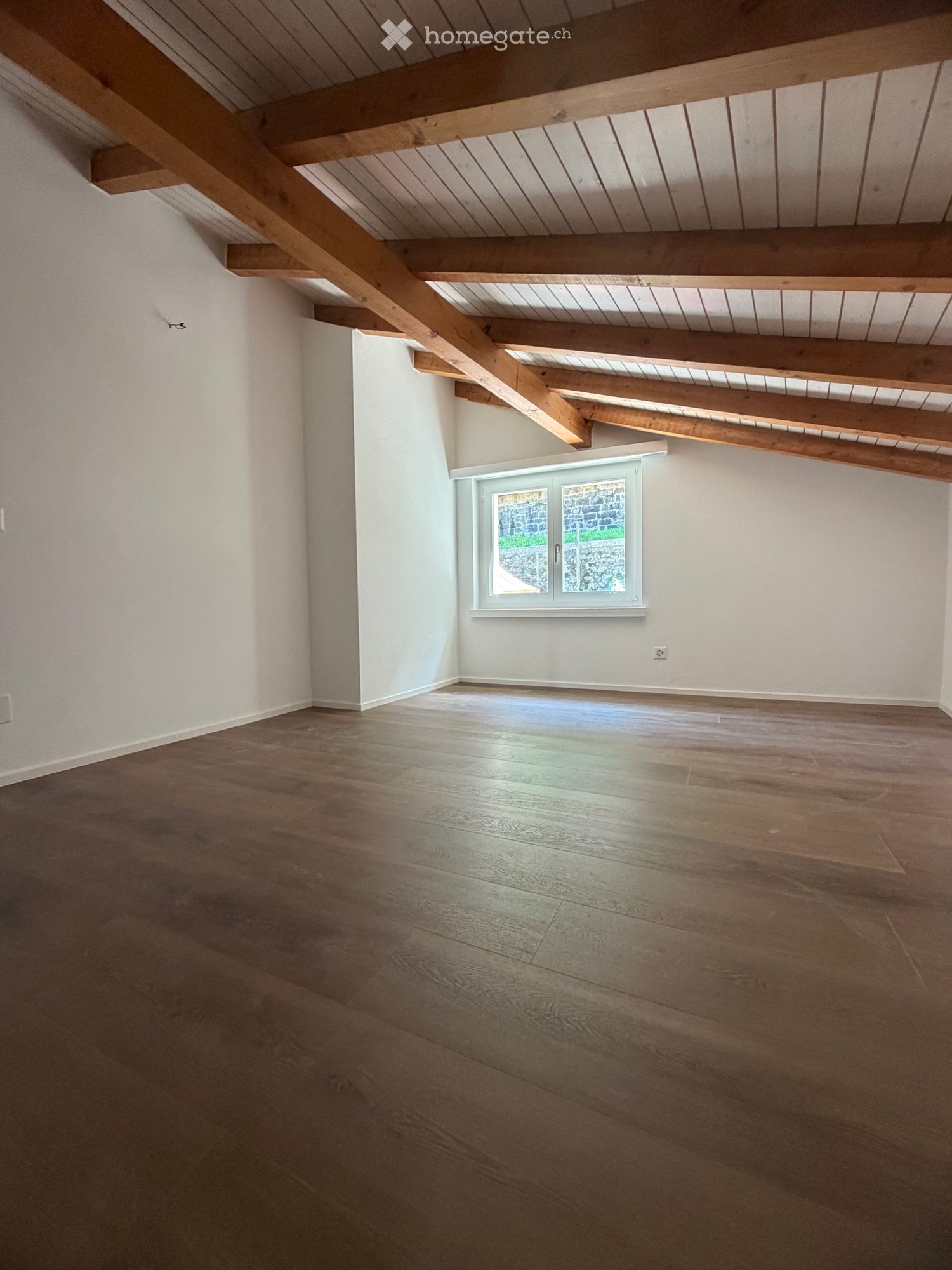 5 rooms apartment