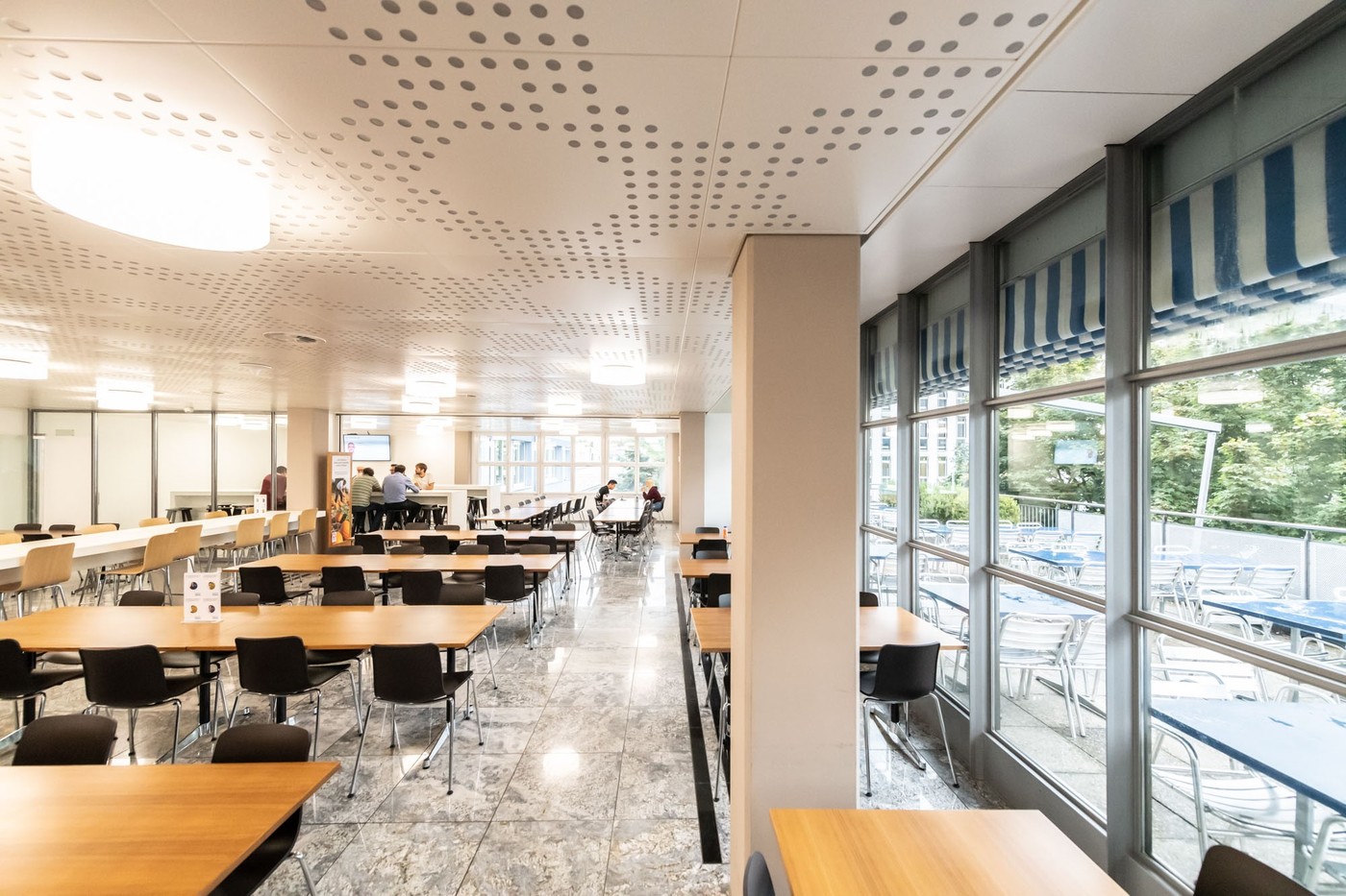 12000m² office