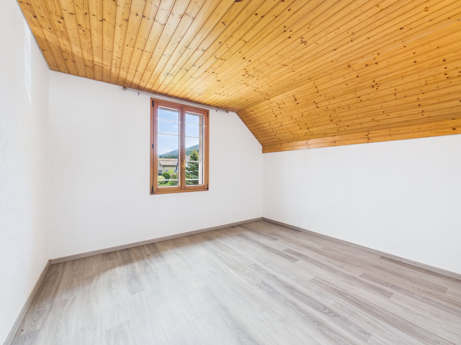 5 rooms single house