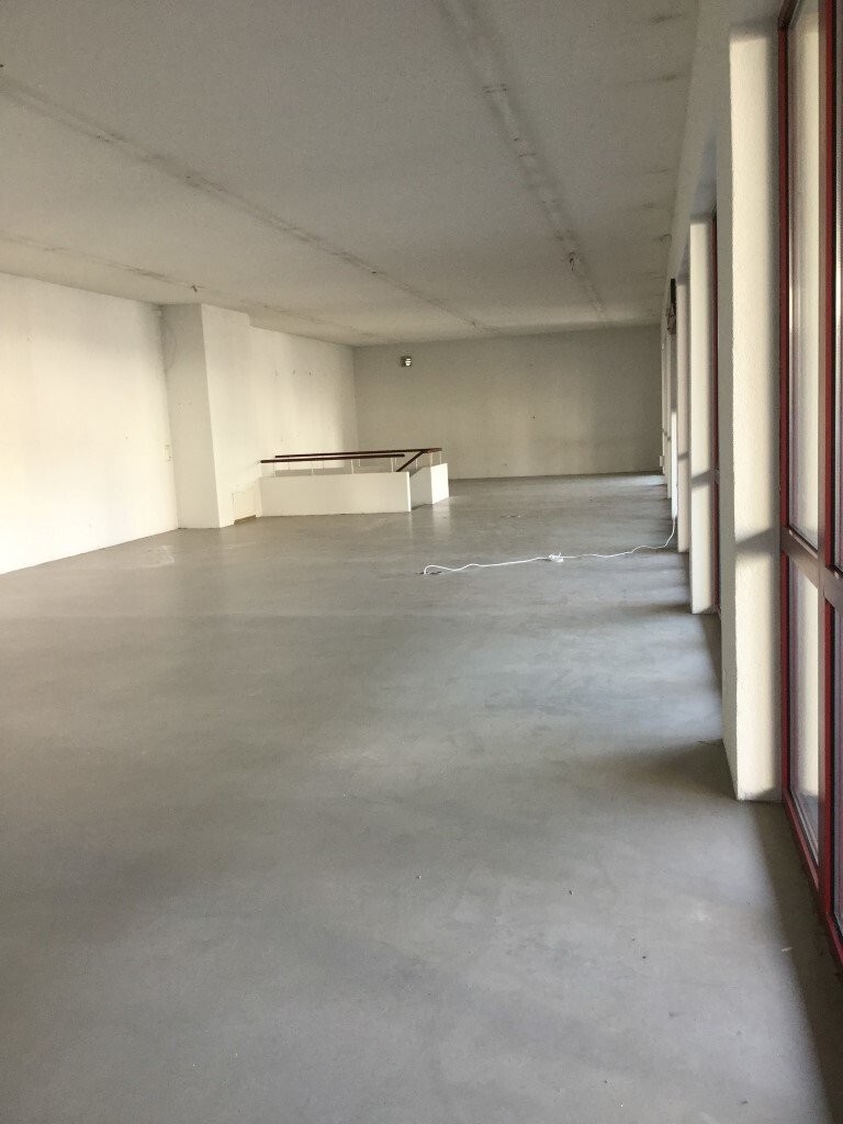 Magasin de 173m²