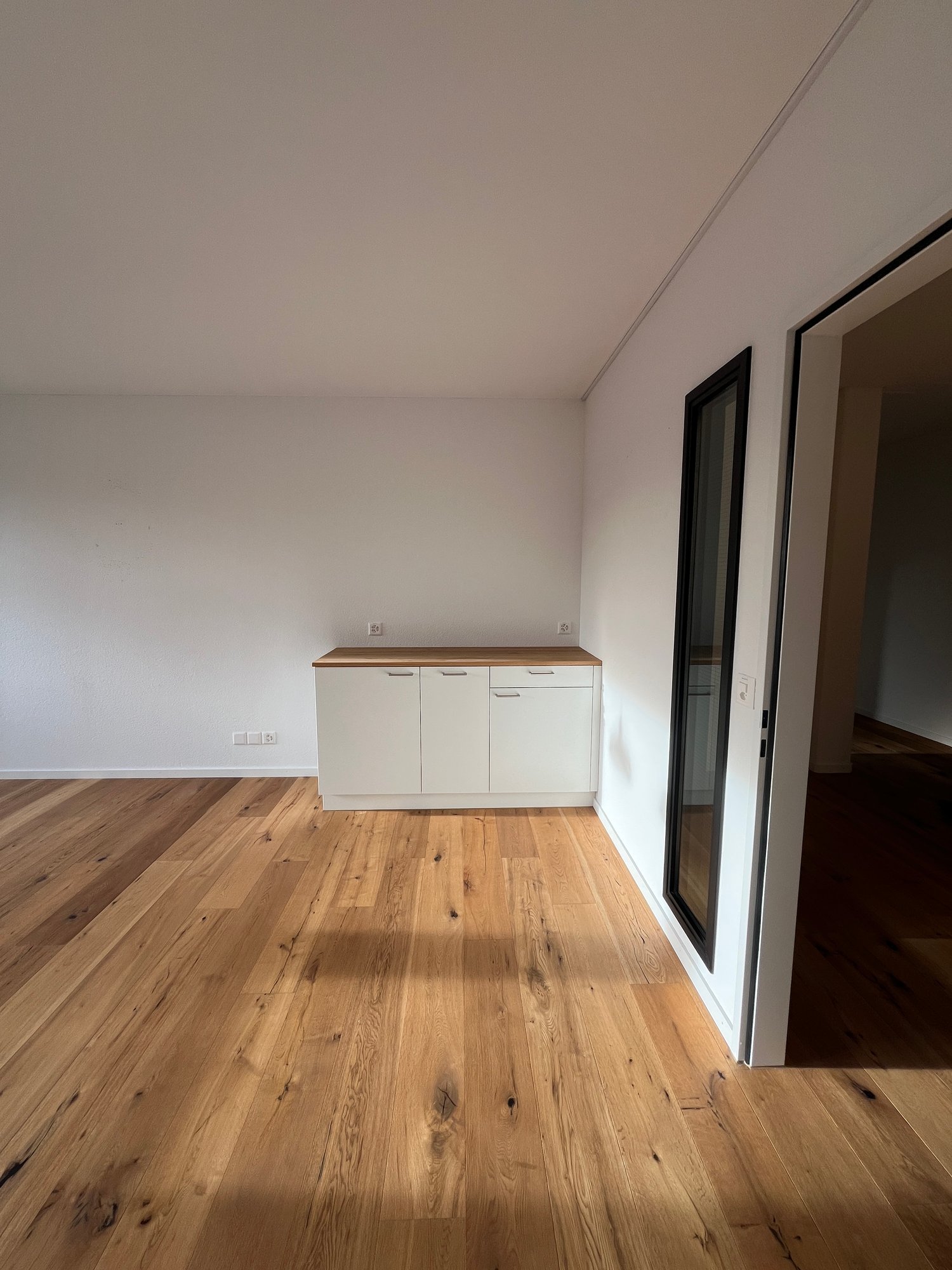 216m² commercial