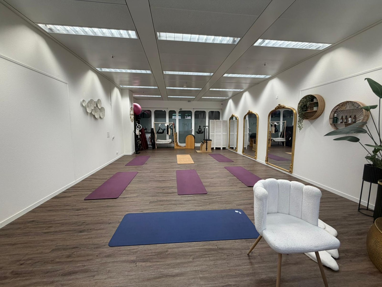 60m² commercial