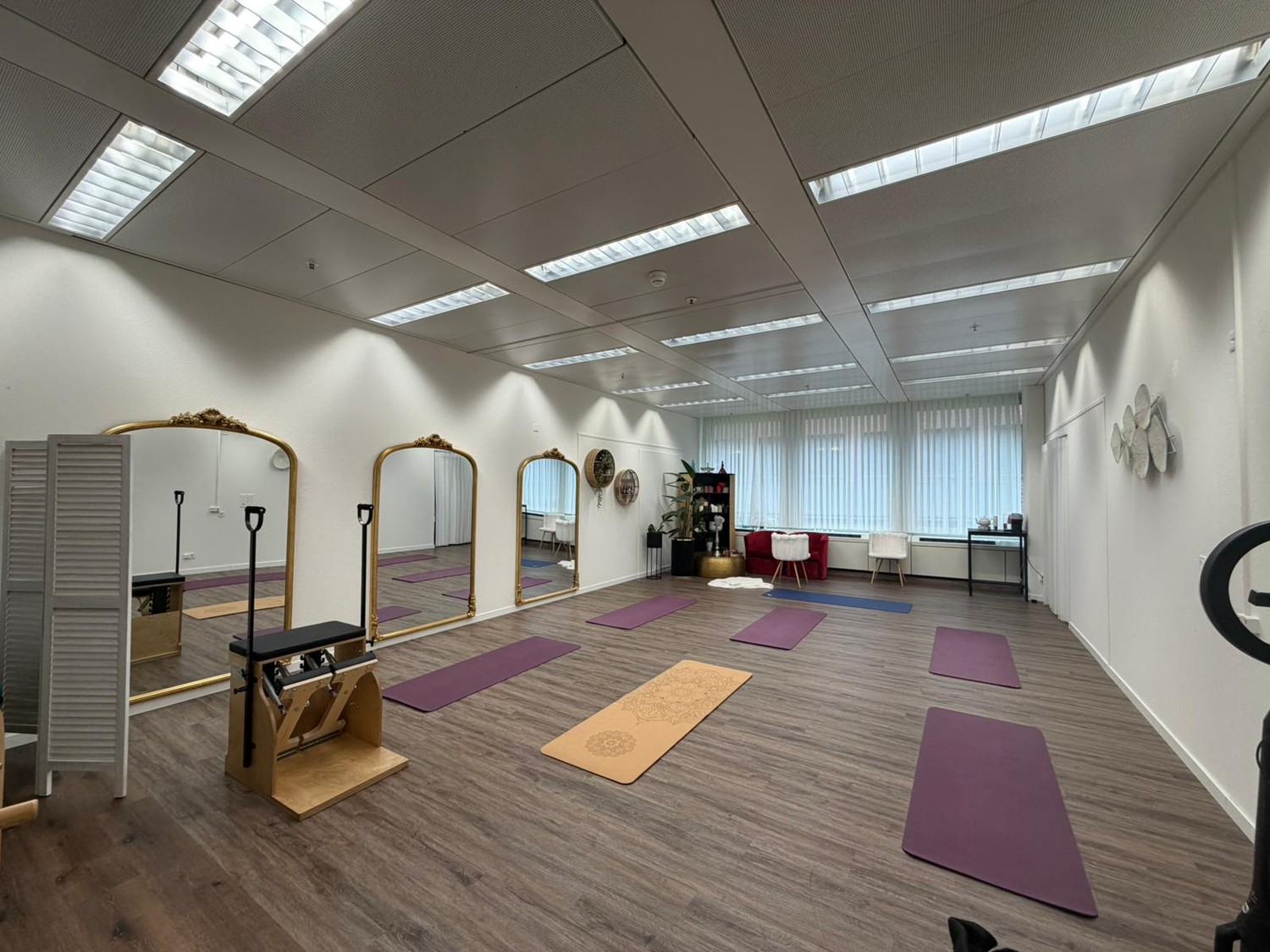 60m² commercial