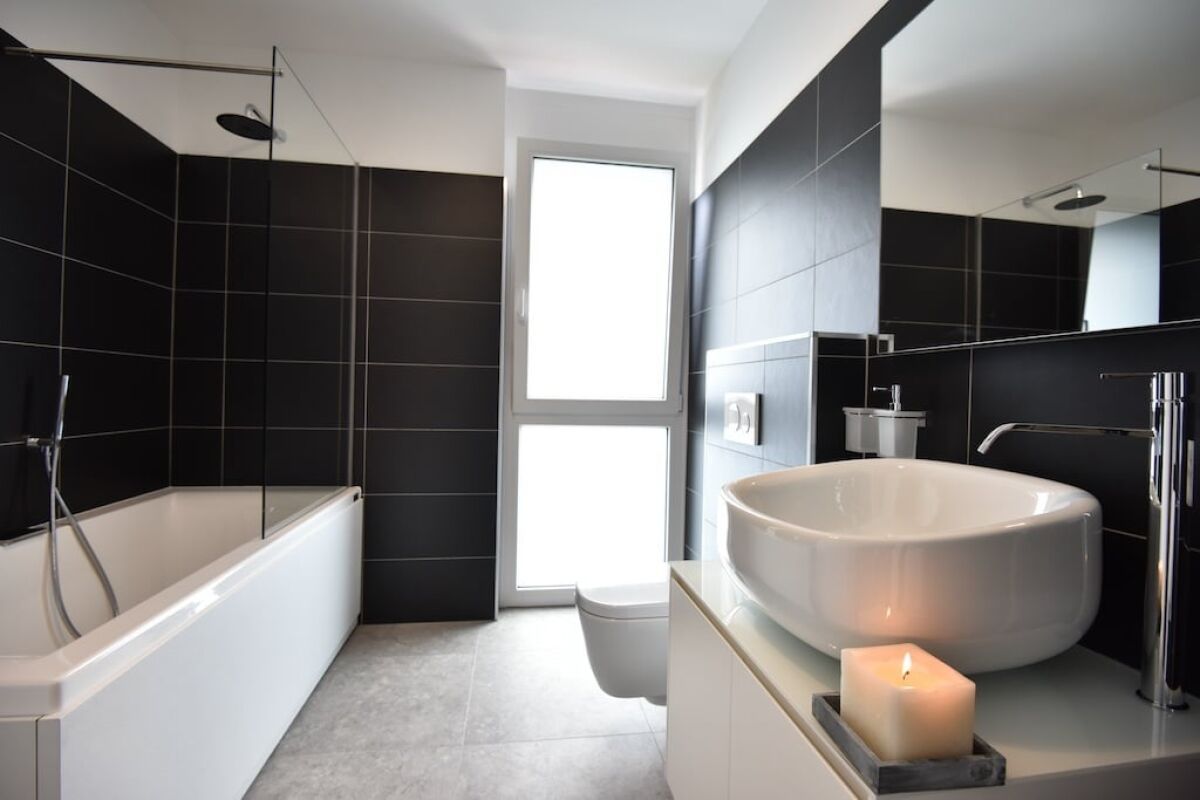 Modern Apartment Luxury C19 Bellinzona 

Appartamento di 3.5 locali a Bellinzona, nel cuore del Ticino, circondato dal verde con vista sulle montagne e sui castelli. 

L'appartamento dispone di un soggiorno luminoso con zona pranzo e cucina a pianta aperta, arredato con moderni mobili di design. 

È