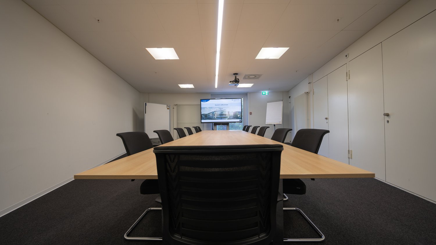 104m² office