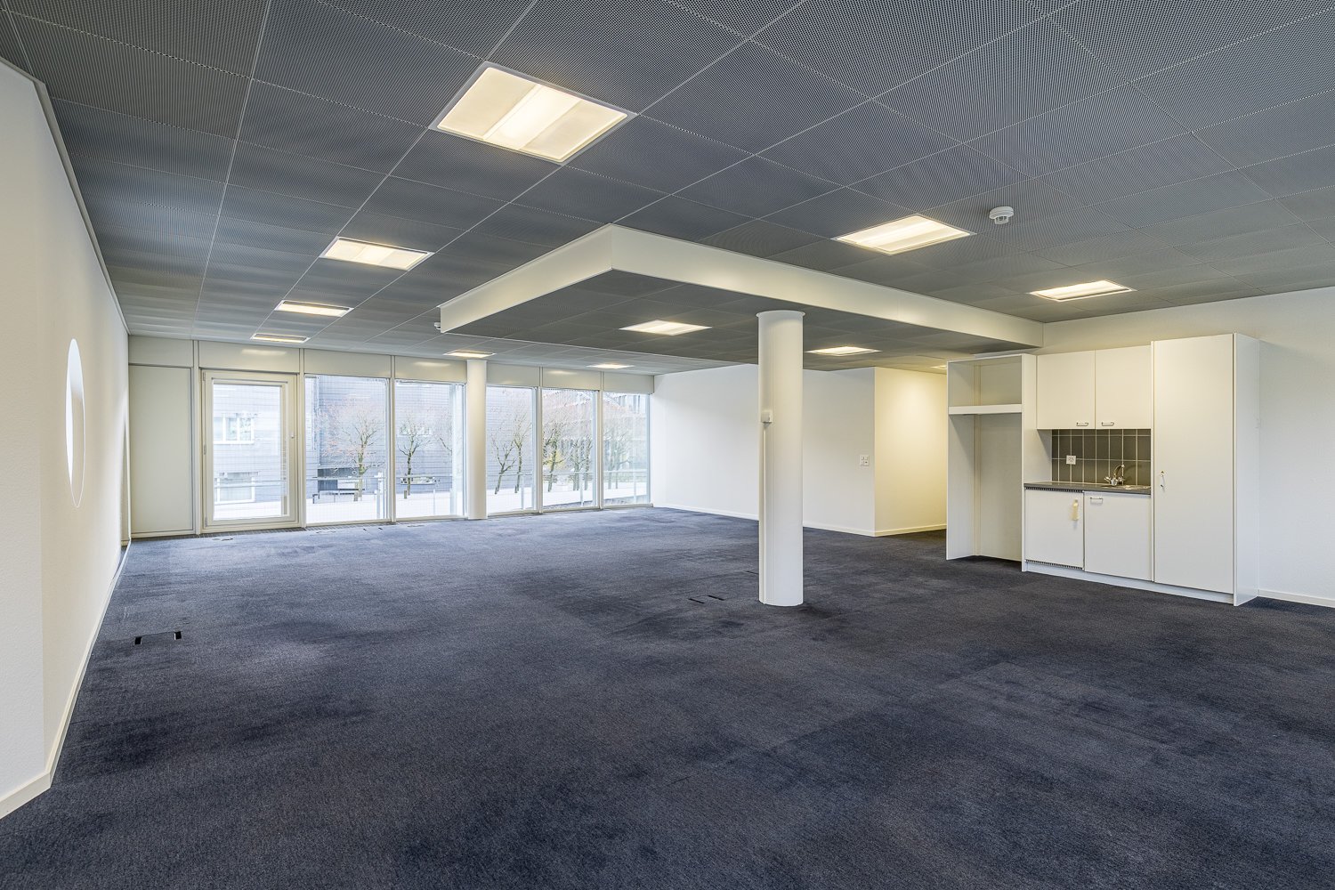 104m² office