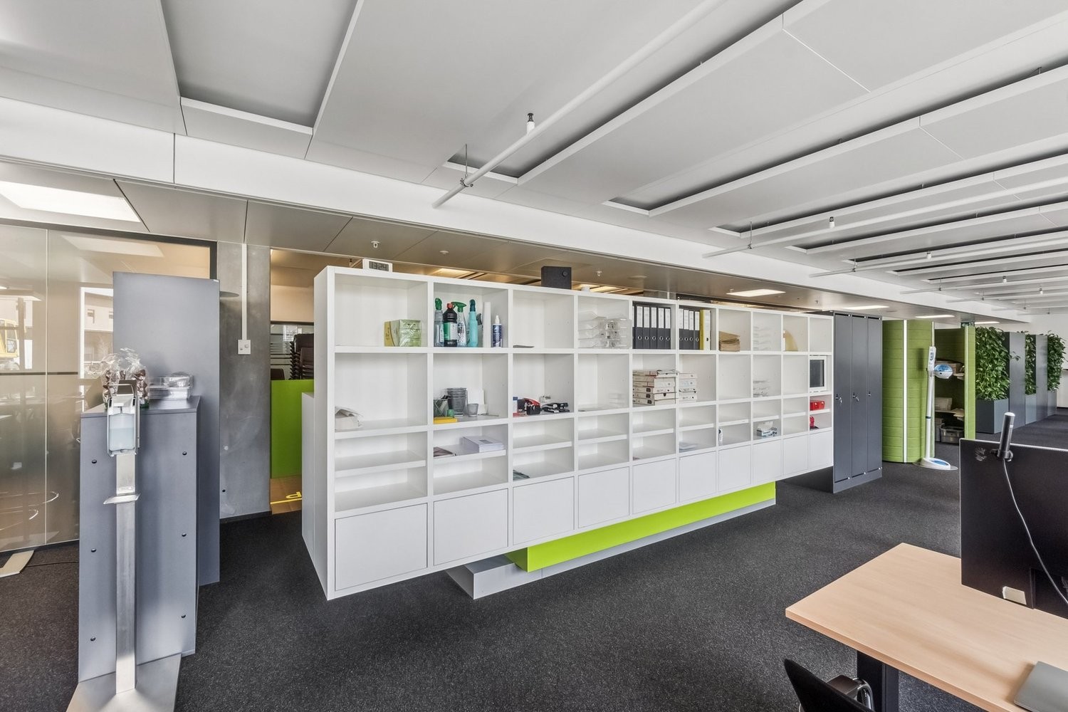 347m² office