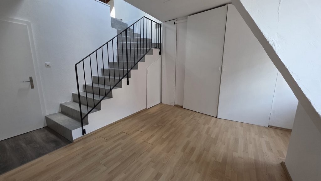 141m² commercial